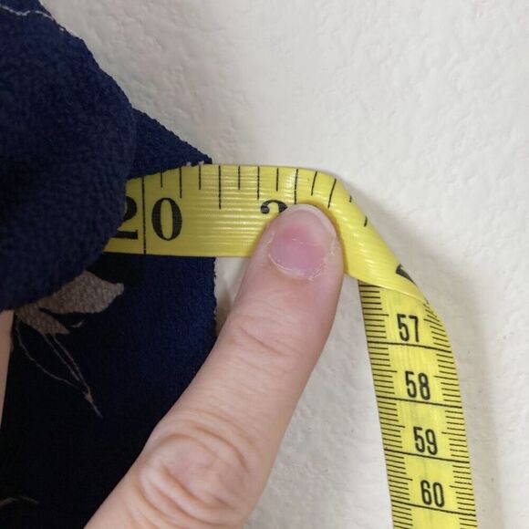 Fun2Fun Navy Floral Split Neck Kenmore Pullover Blouse Size XS (N2) - Picture 7 of 9